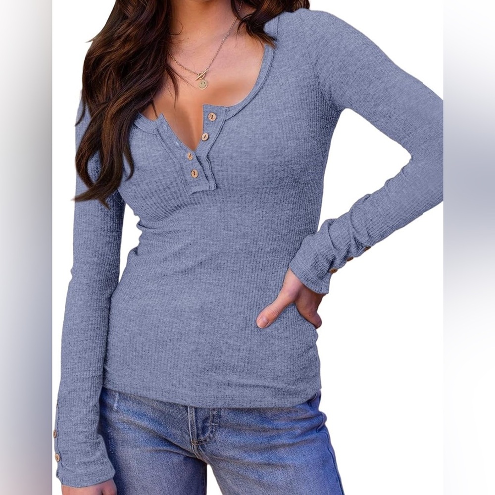 Gray and Blue Fitted Long Sleeve Buttoned Tee
